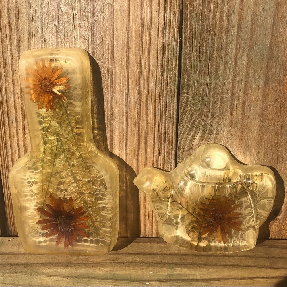 Set of 2 Vintage 1970s Spoon Rests with Dried Flowers & Lace Set in Acrylic